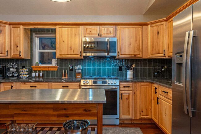 Building Photo - 629 Cherry Hill Dr