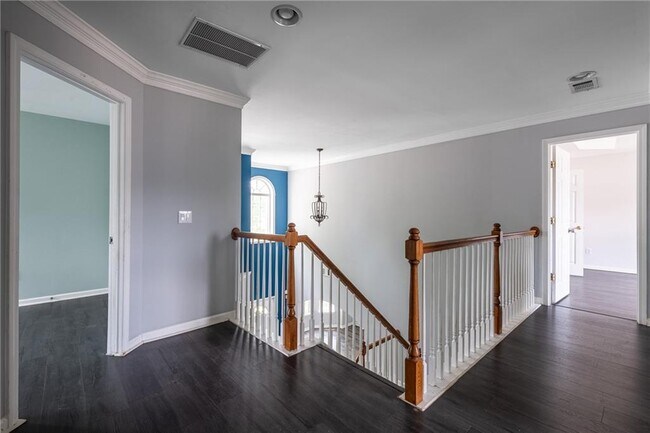 Building Photo - 7702 Parkside Dr