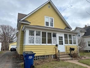 Building Photo - 909 S 6th Ave