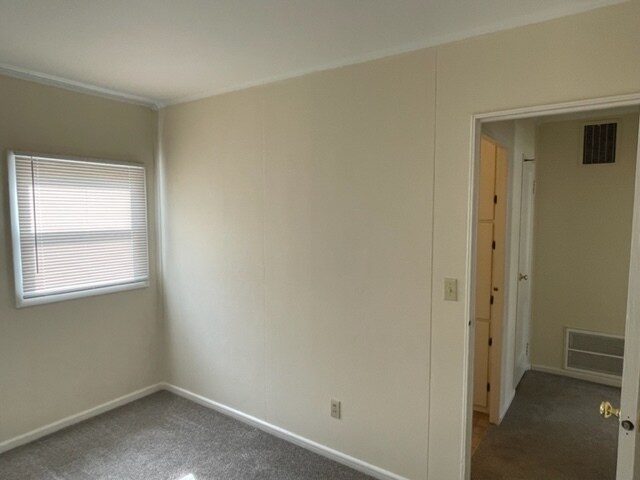 Building Photo - 502 W Park Blvd