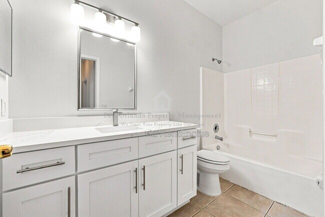 Building Photo - 10402 Eastpark Lake Dr