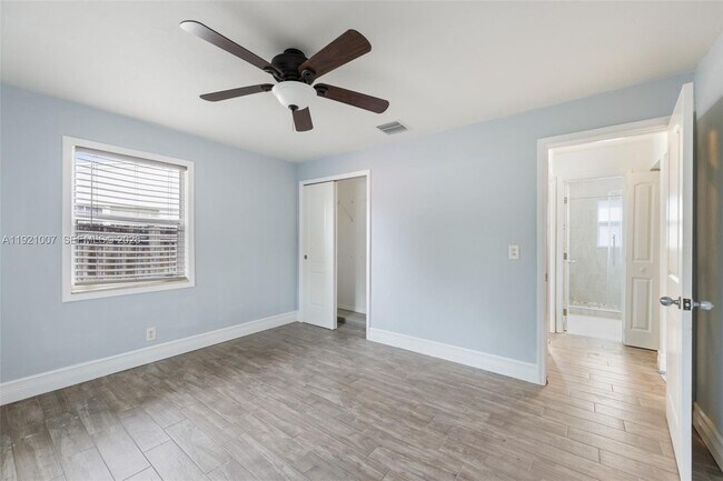 Building Photo - 112 Milton St