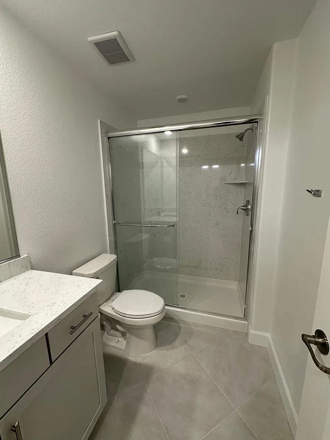 Building Photo - Next-Gen Unit(1 bedroom/ 1 bathroom) in Br...