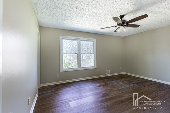 Building Photo - 6080 Stone Wood Dr NW