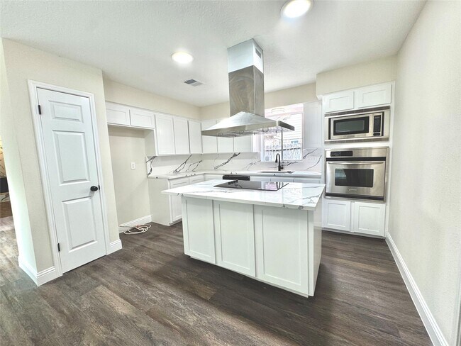 Building Photo - 14307 Piping Rock Ln