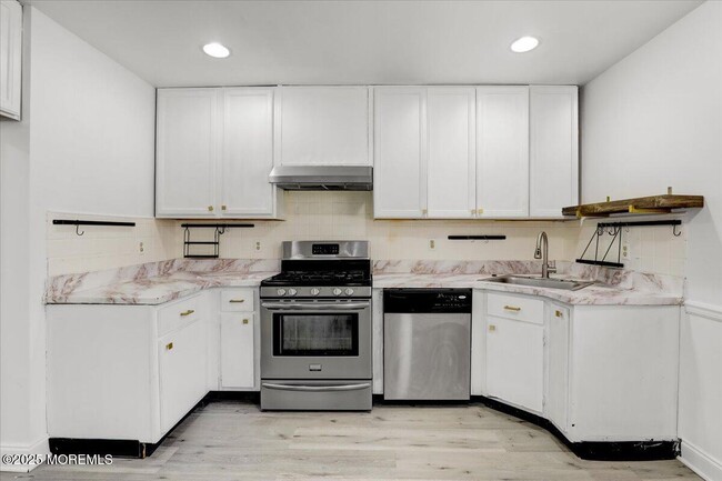 Building Photo - 12 Lone Star Ln