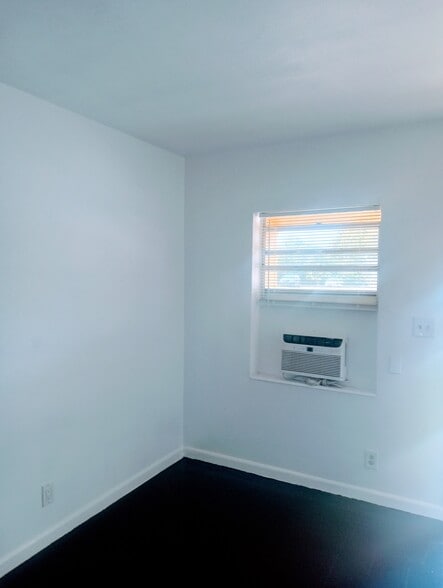 Building Photo - 131 NW 14th Ave