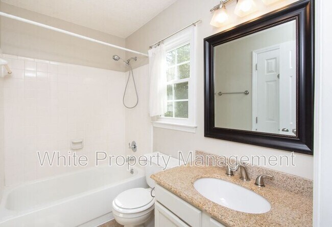 Building Photo - 3209 Silver Pond Ct