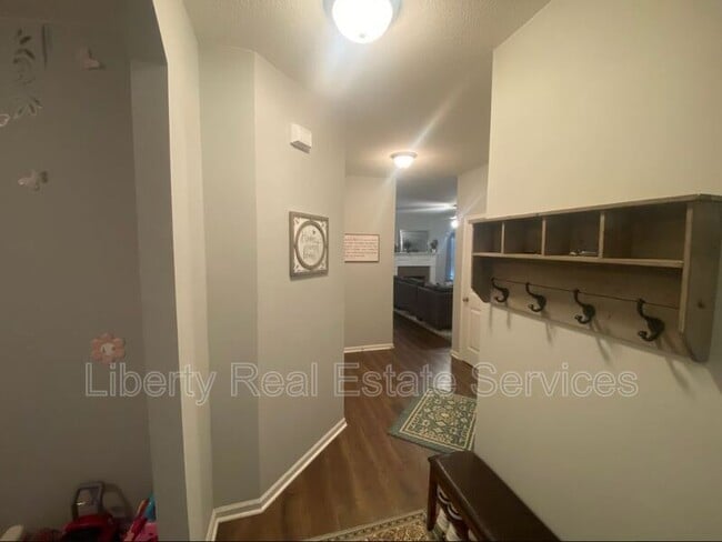 Building Photo - 162 Carriage Way