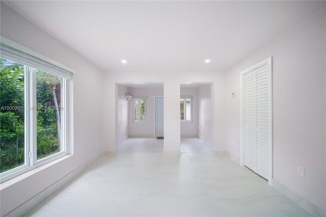 Building Photo - 2456 Jackson St