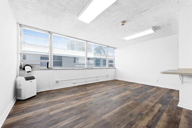 Building Photo - 3003 Terramar St