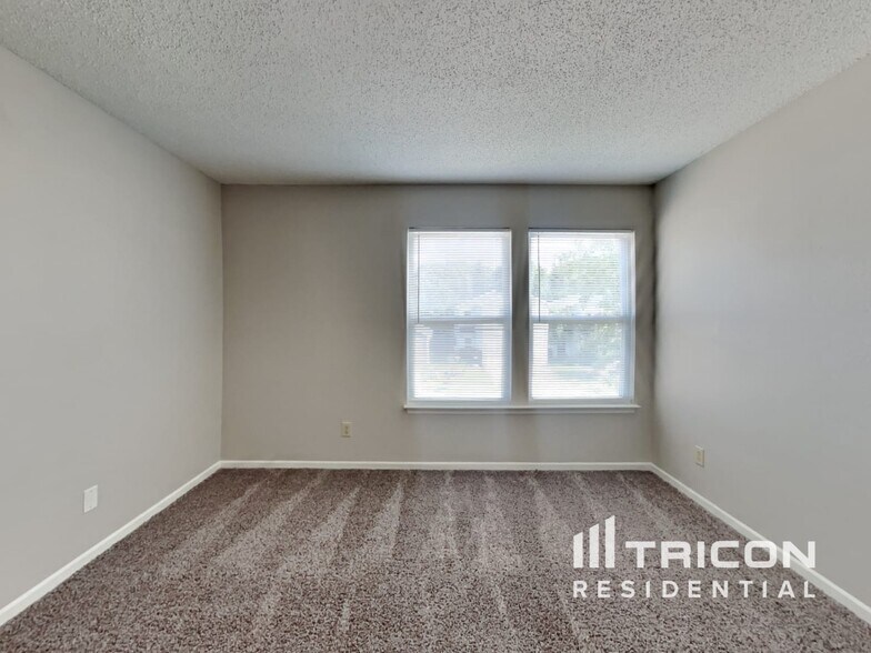 Building Photo - 2803 Redland Ln