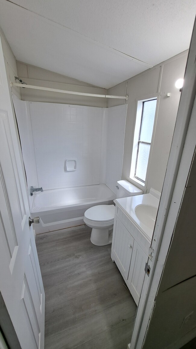 Building Photo - 113 Novits Nook Ct