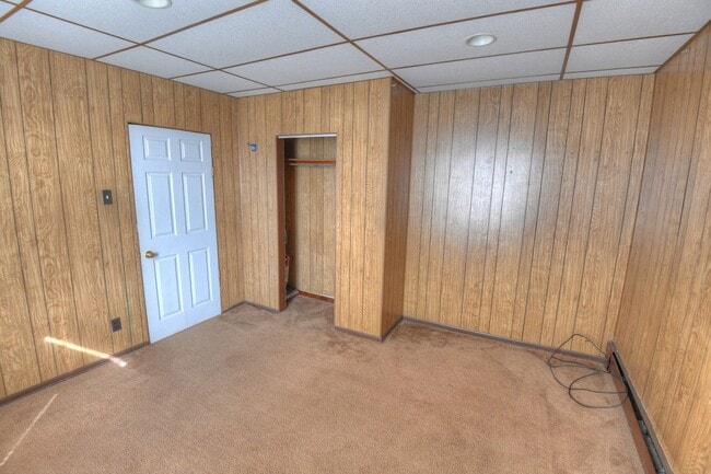 Building Photo - 5 Bed /2 Bath Single Family Home for Rent ...