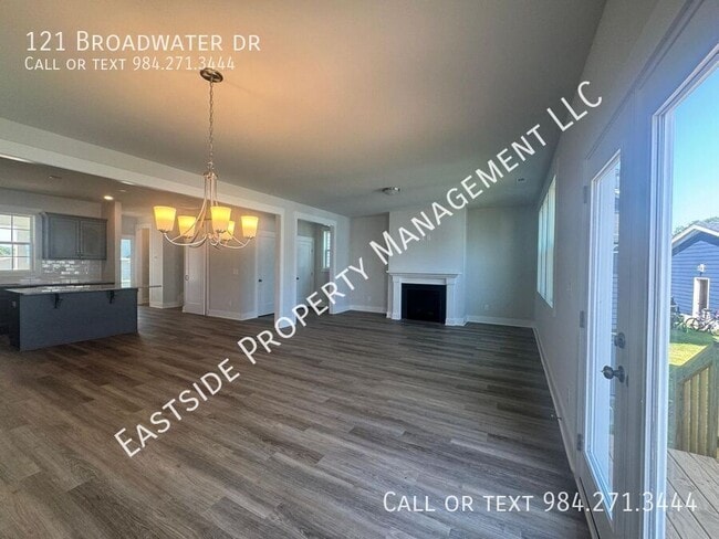 Building Photo - 121 Broadwater Dr