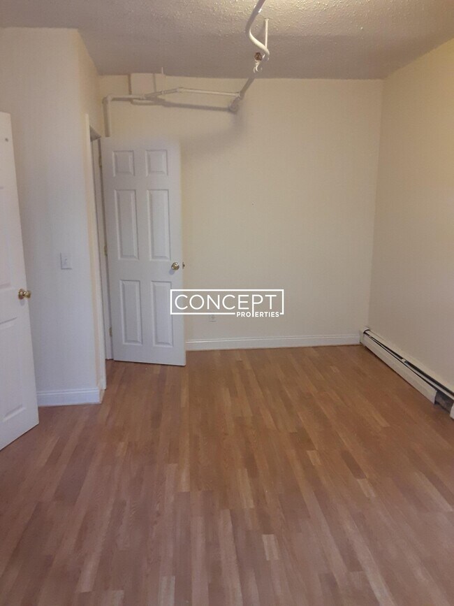 Building Photo - 1131 Commonwealth Ave