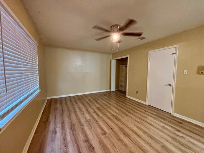 Building Photo - 8712 Wilcrest Dr