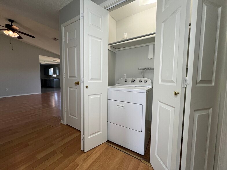 Building Photo - 14101 Cherry Hill Dr