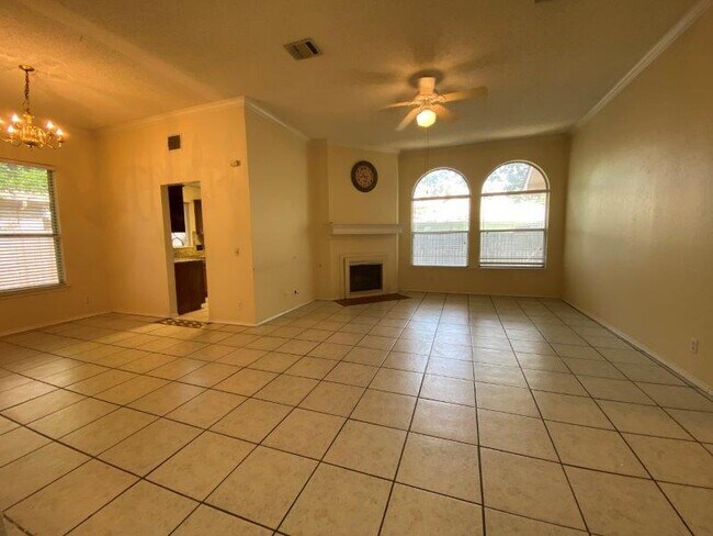 Building Photo - 1903 Balsam Way