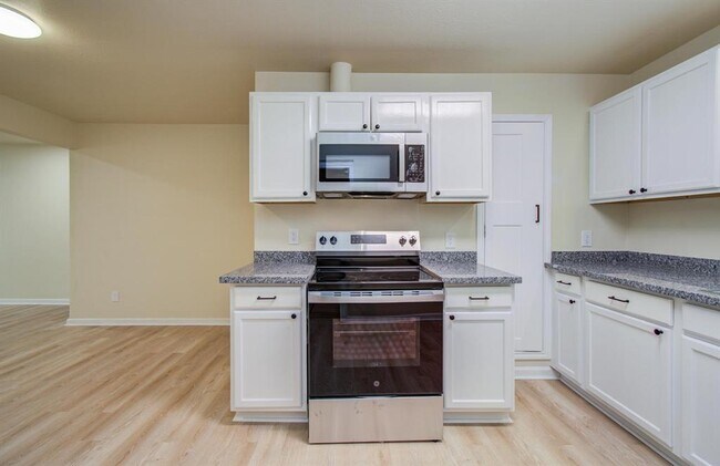 Building Photo - 6510 Cherrydale Dr