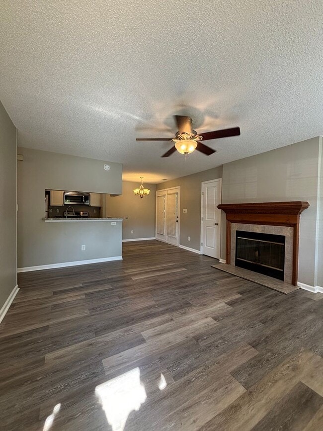 Building Photo - Beautiful Upgraded Condo located in Queens...