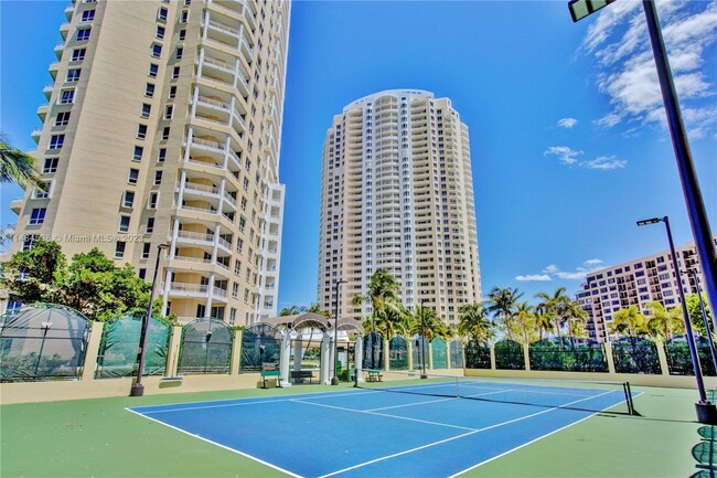 Building Photo - 808 Brickell Key Dr