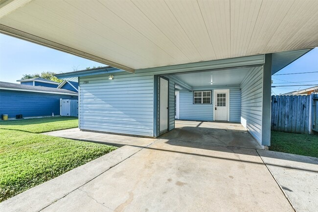 Building Photo - 3706 Ramsey Dr