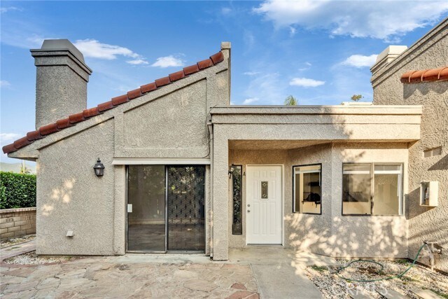 Building Photo - 9764 Huntington Dr