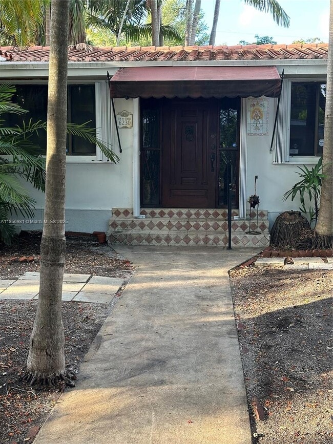 Building Photo - 6230 SW 49th St