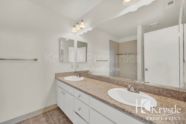 Building Photo - 267 Quartz Ln