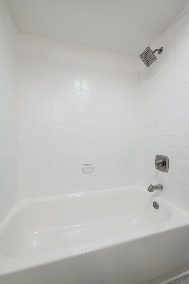 Building Photo - 5900 Patterson Ave