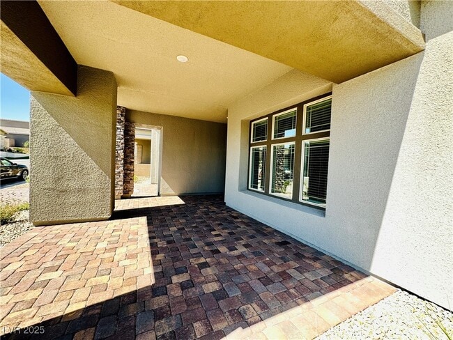 Building Photo - 981 Woodburn Ln