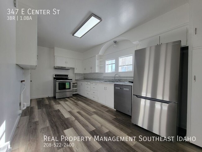 Building Photo - 347 E Center St