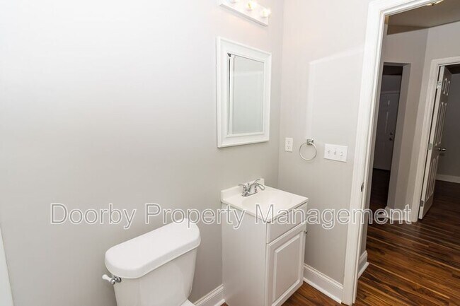 Building Photo - 1712 Tunnel Blvd