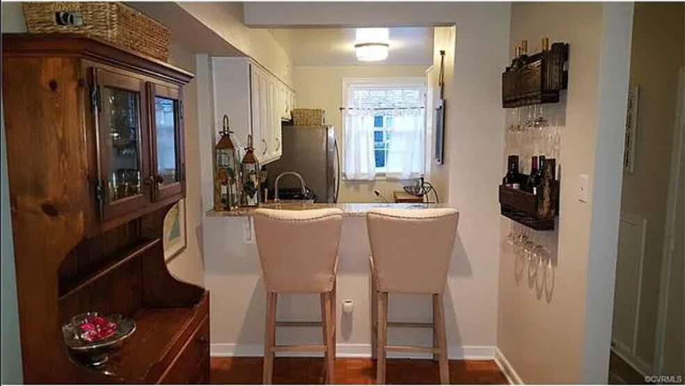 Building Photo - 401 N Hamilton St