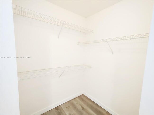 Building Photo - 711 SW 111th Way