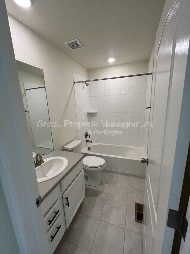 Building Photo - 17626 Olive St