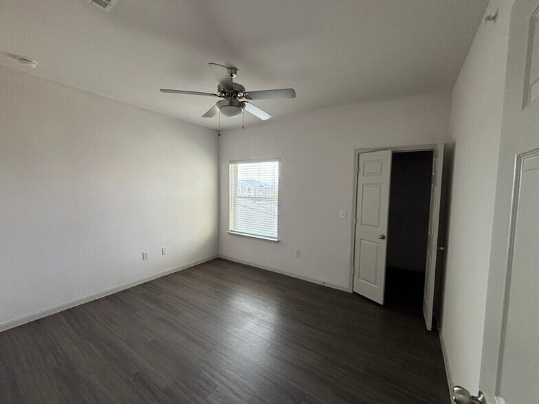Building Photo - 4624 Cromwell Dr