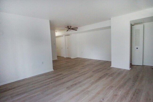 Building Photo - 11402 Cherry Hill Rd