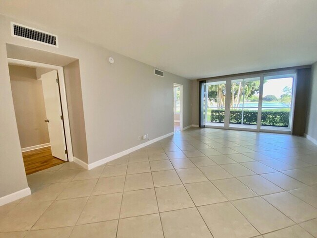 Building Photo - 3051 N Course Dr