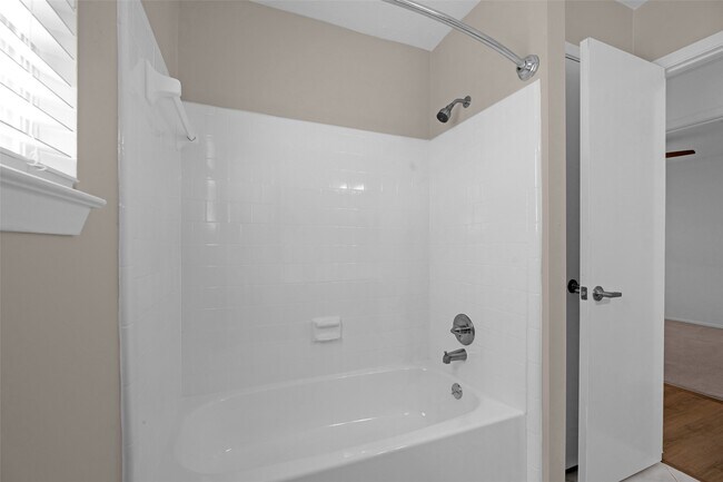 Building Photo - 2302 Doverglen Dr