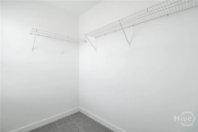 Building Photo - Beautiful 5-Bedroom, 3-Bath Home in Bloomi...