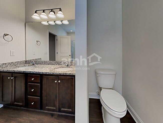 Building Photo - 423 Sablewood Dr