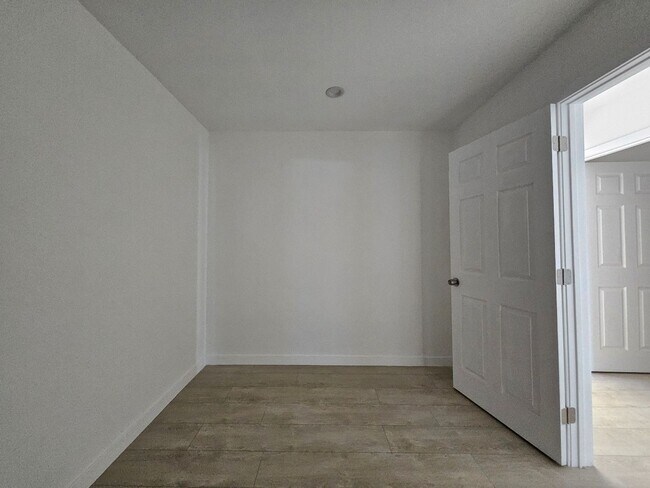 Building Photo - 13031 Goleta St