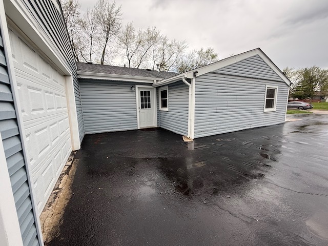Building Photo - 2179 Elm Ave.