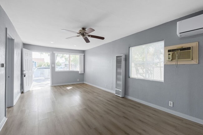 Building Photo - Charming Single-Family Home with Backyard Parking in Pacoima