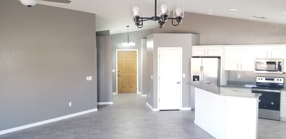 Building Photo - 6641 E Cooperstown Dr