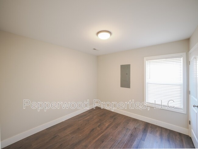 Building Photo - 40 Creekside Ln