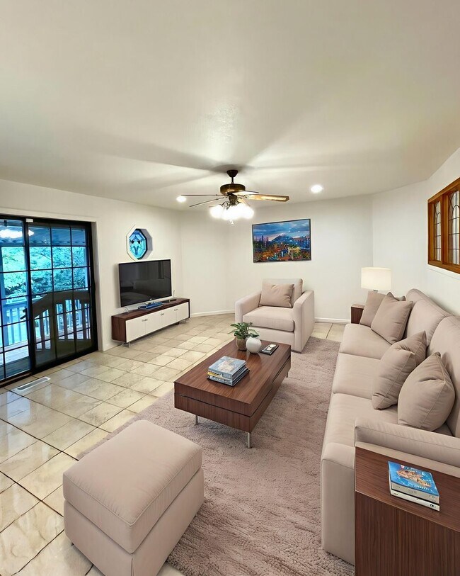 Building Photo - 1/2 Off First Full Month! 4 Bedroom Single Family Home in Lakewood