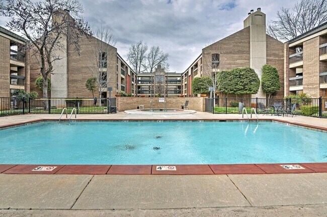 Building Photo - 600 NW 4th St